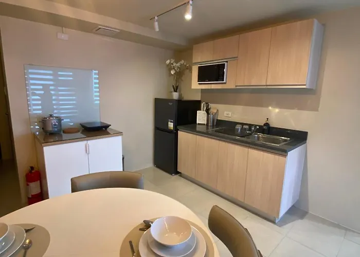 Aparthotel Edsa Heights Penthouse Unit 3306 Ama Tower Residences