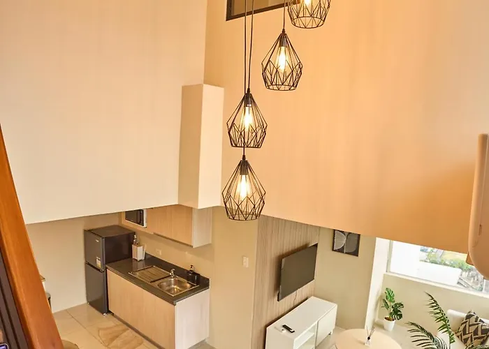 Aparthotel Edsa Heights Penthouse Unit 3306 Ama Tower Residences